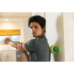 TriggerPoint MB Vibe Plus 12 TriggerPoint MB Vibe Plus -Sports General Store TP 04447 MBVibe Action4 2930 190331 web